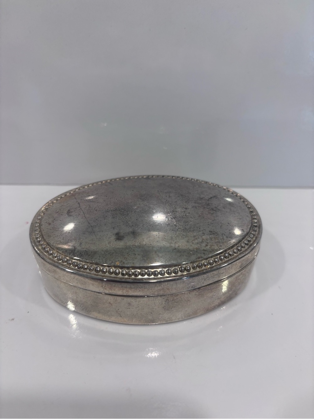 Vintage silver plated oval hinged jewellery box w velvet lined interior